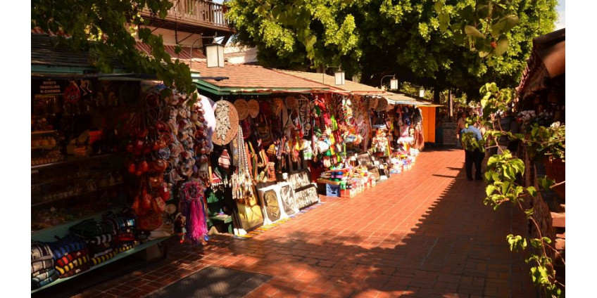 Olvera Street в Лос-Анджелесе признана в ТОП-5 самых значимых мест США